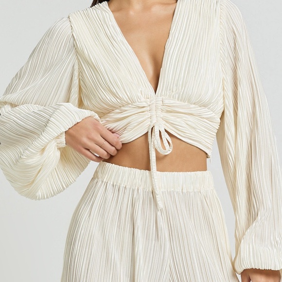 Ivory Set - Picture 3 of 3